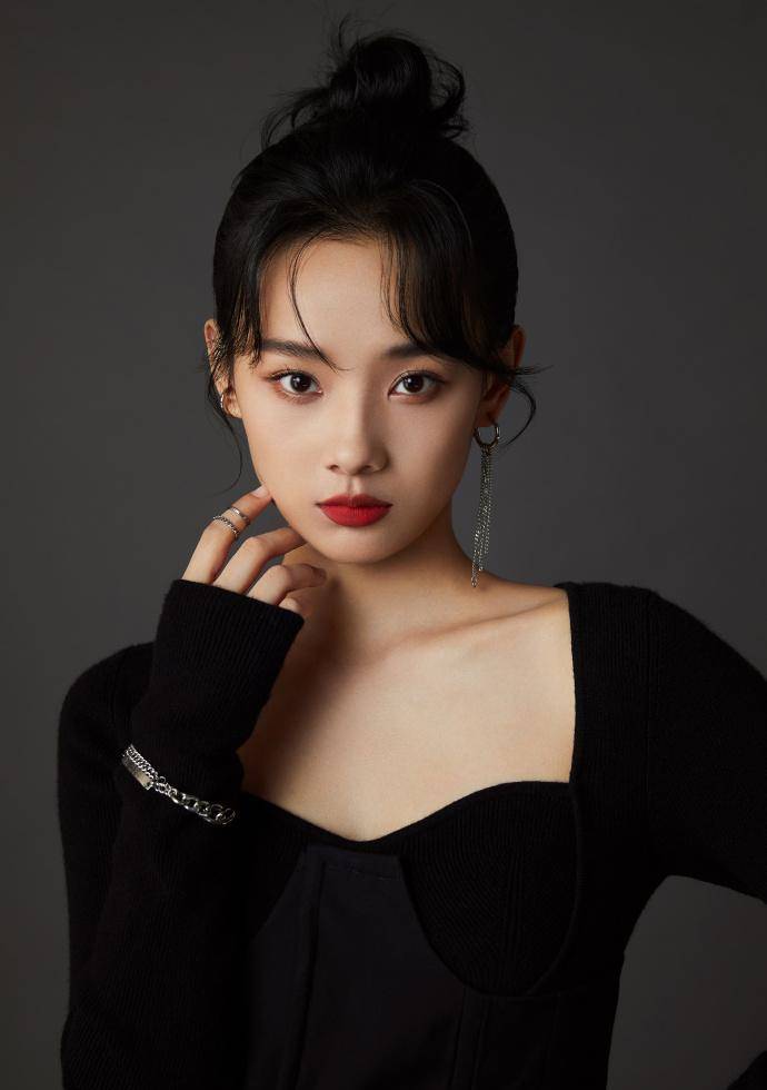 腾讯自制剧《城主是我的》持续热播 鲁照华挑梁女主