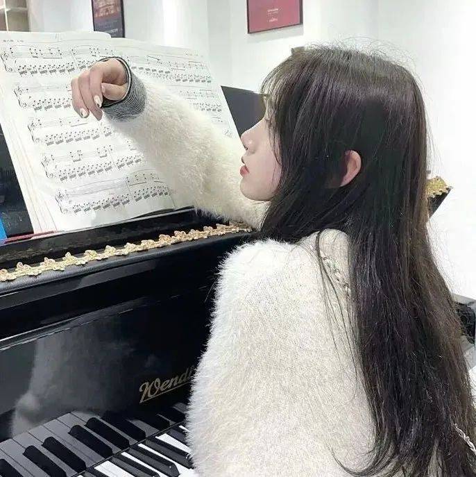 头像女ins风不露脸 | ins头像女生高级感_四季_一生_穿过