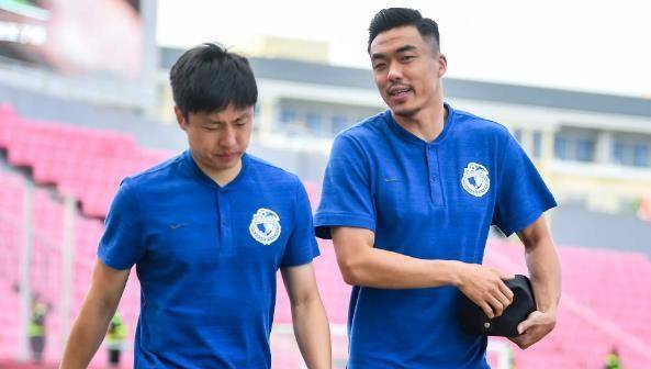 大连队三大功勋将被弃用,两大前国脚在列,张翀也未能幸免_赵旭日_郑龙