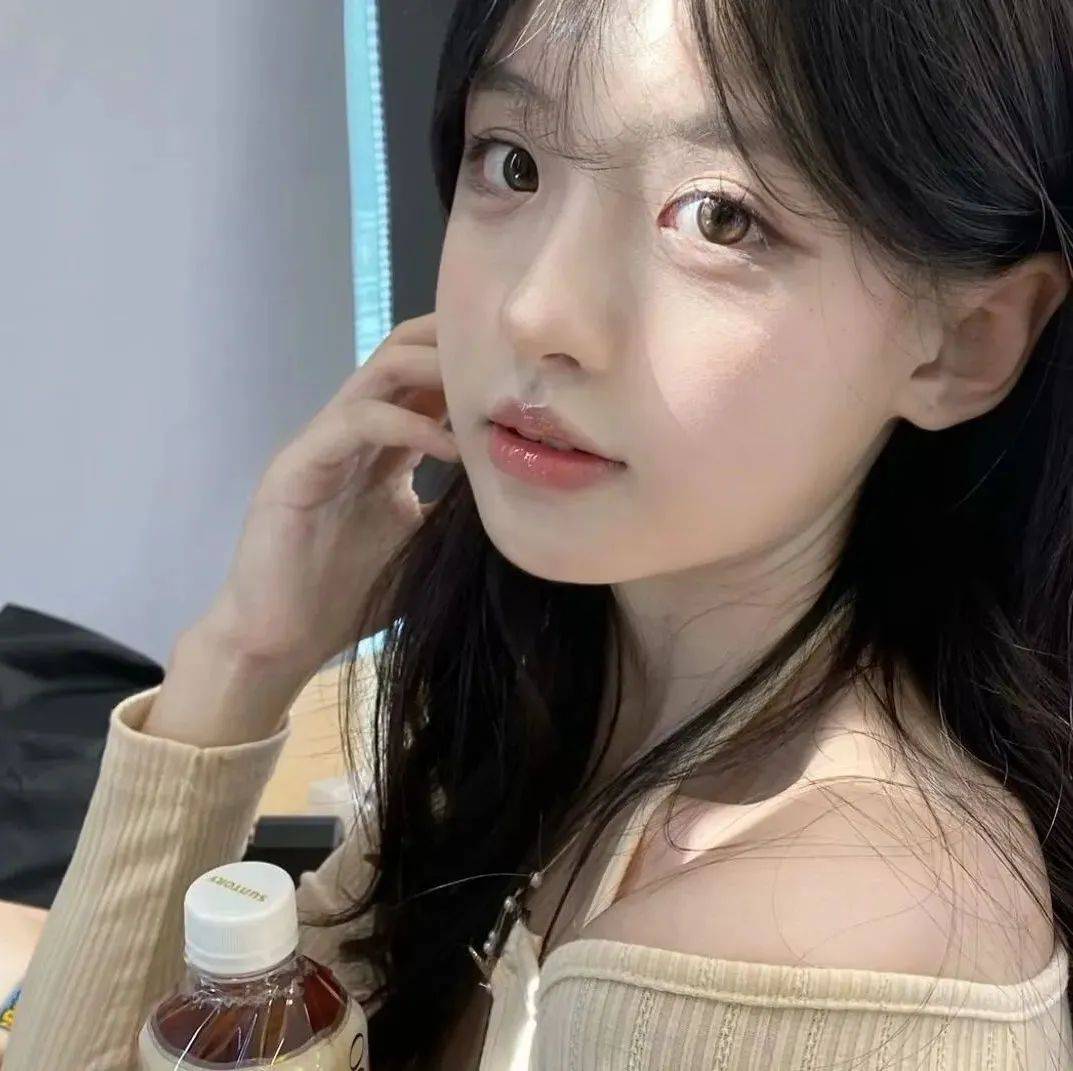 头像女ins风不露脸 | ins头像女生高级感_四季_一生_穿过