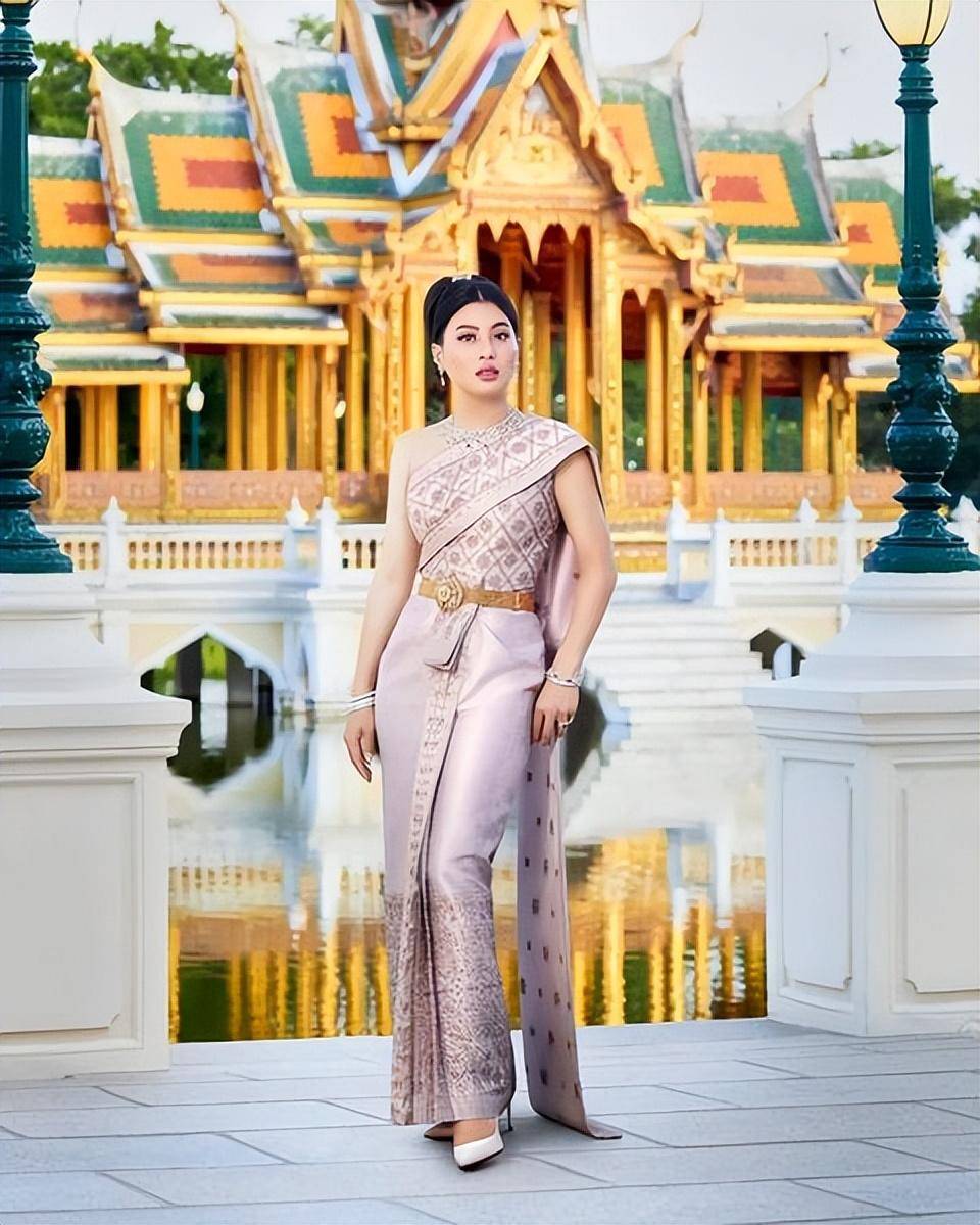 Тайская принцесса. Сириваннавари принцесса Таиланда. Принцесса Таиланда Баджракитиябха. Принцесса Тайланда фото. Резиденция принцессы Тайланда.