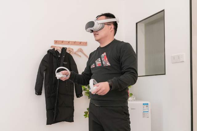 PICO 4 新春礼盒开箱测评，这才叫智能科技国潮年货新标杆！