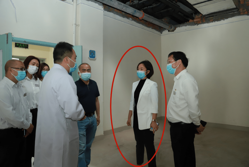 90后美女当选副区长,始于颜值陷入才华,学历全国没几人能媲美_大学生