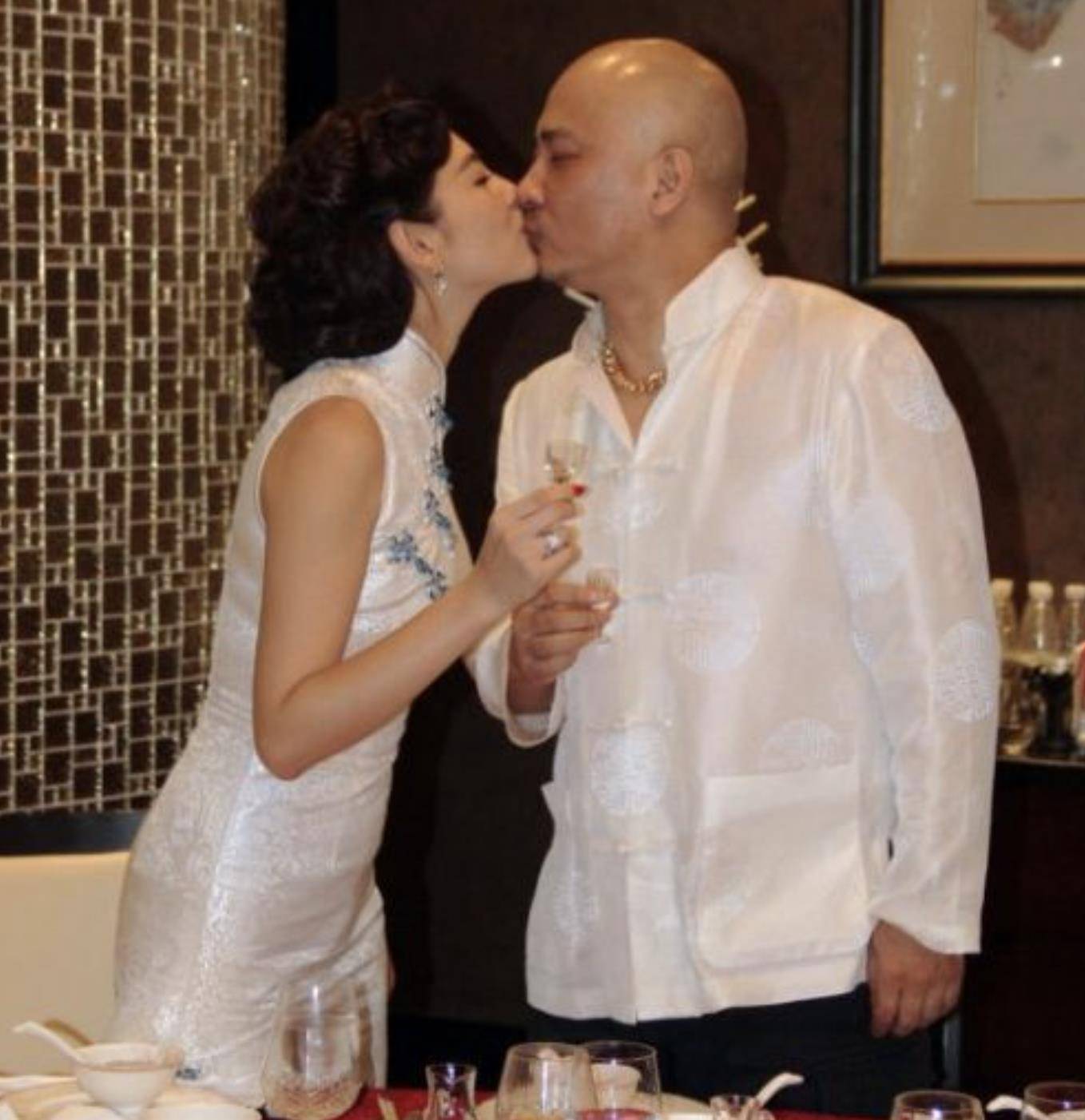 她和王全安确定恋情没多久,就成为了导演夫人,只是不知道在这段感情中