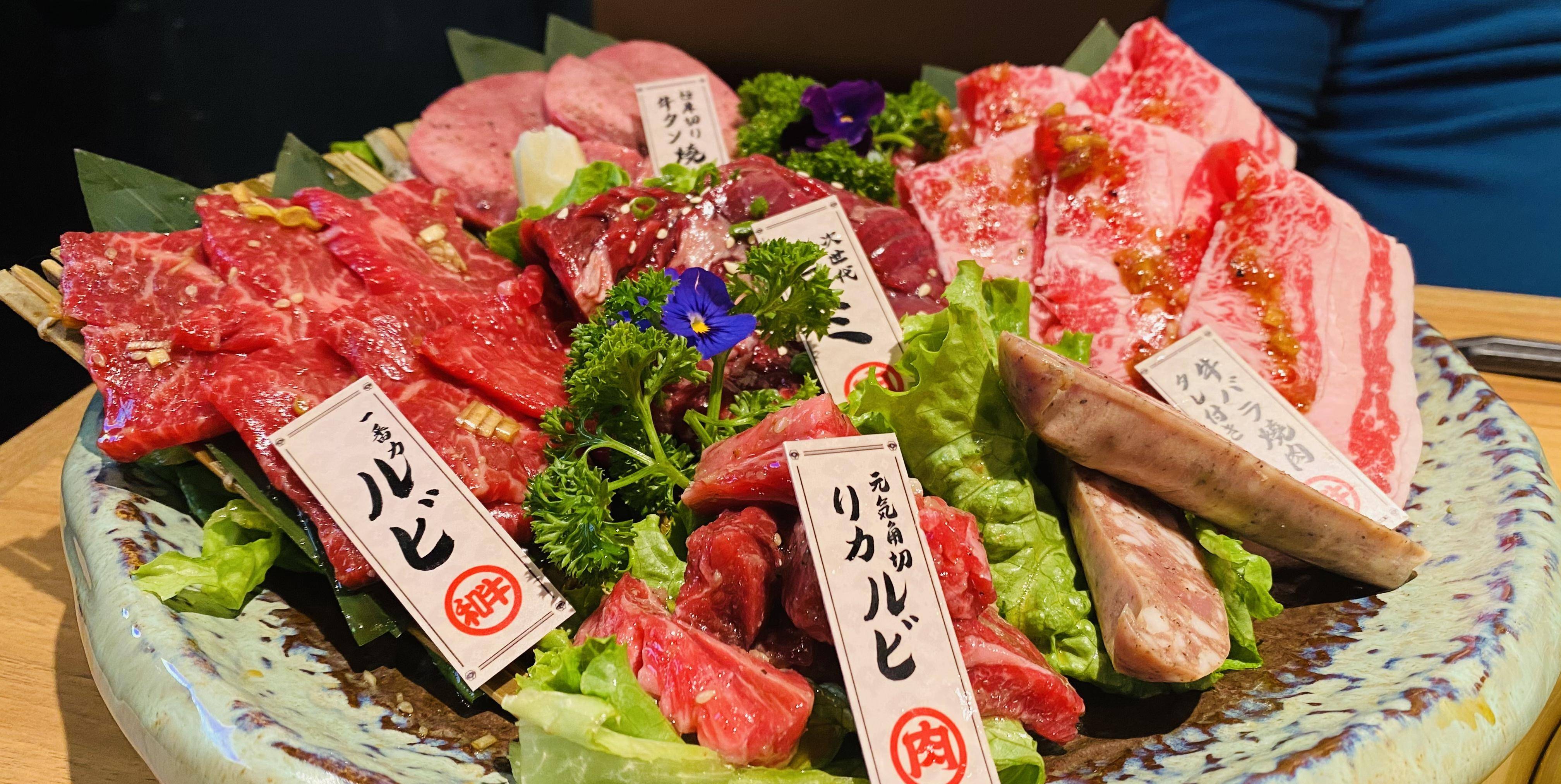 均匀的大理石花纹的和牛级烤肉,美味无敌棒_拼盘_肉质_日式