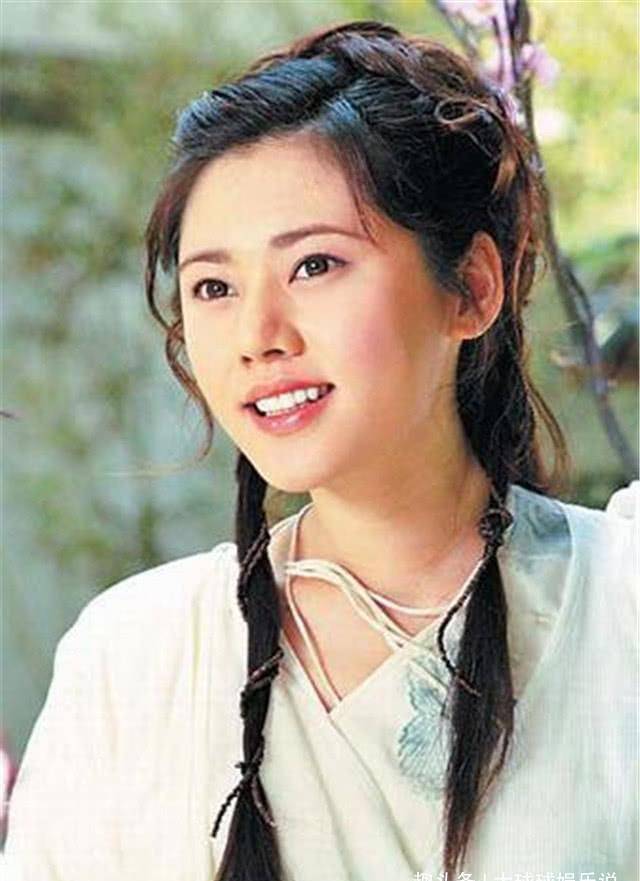 童年不幸,被骗拍了全裸写真,是于晓光一家人给了她家庭的温暖_秋瓷炫