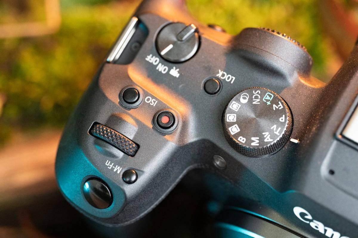 半画幅年度真香机？佳能EOS R7体验测评