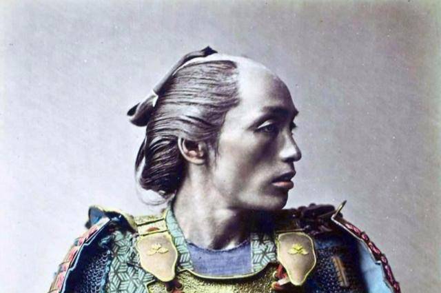 古代游牧民族的男子发型,为什么他们没有脱发的困扰?_头发_剃头_头顶