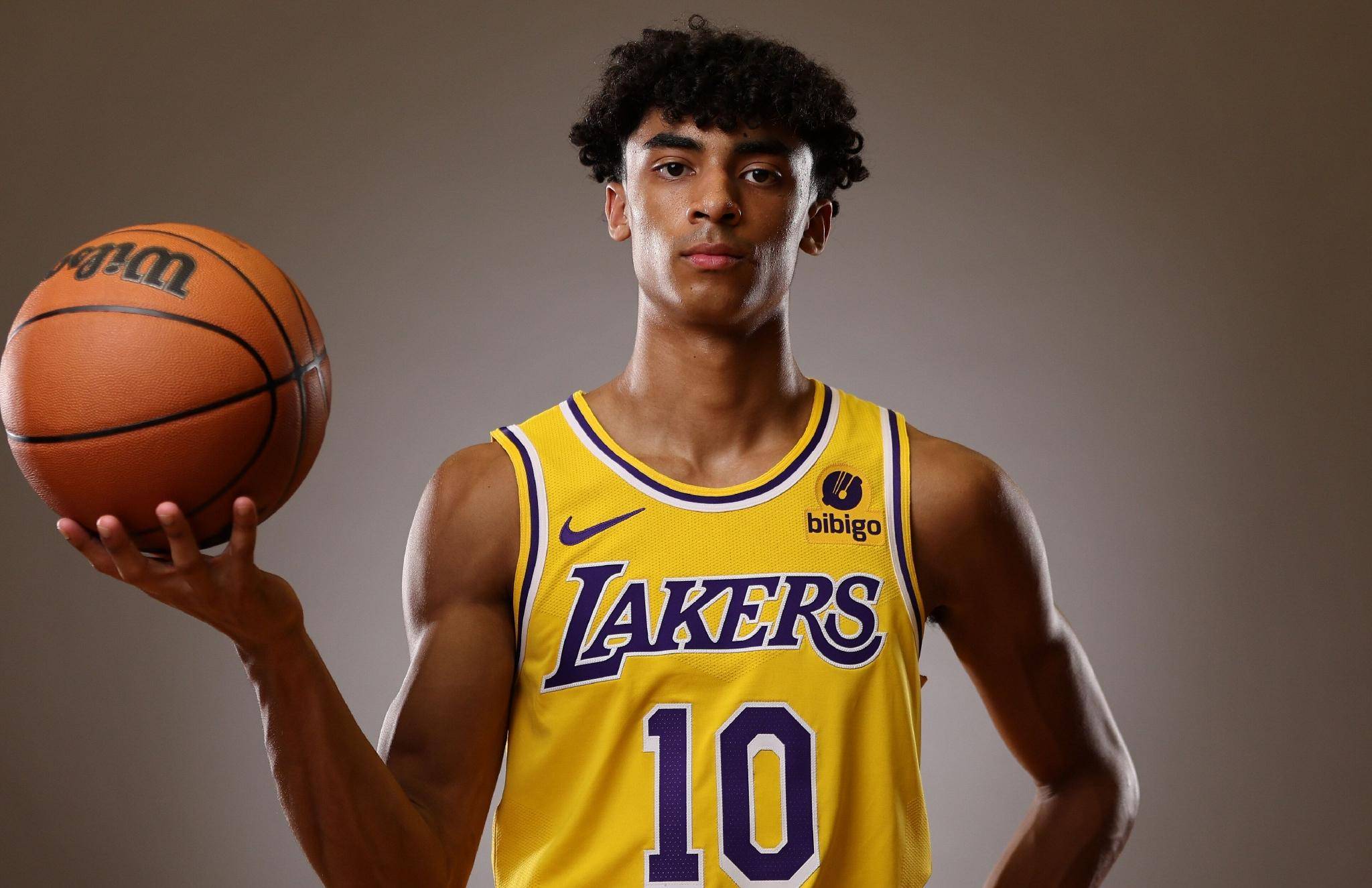 克里斯蒂大学时期被定义为3d,在发展联盟历练助他更快适应nba稍早前