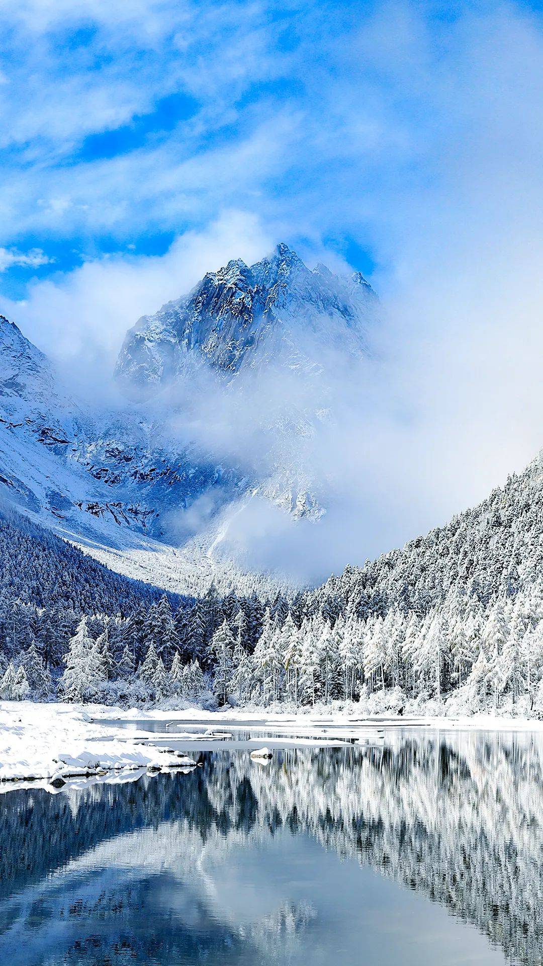 成都出发2h,赏雪景泡温泉,闹新年戏冰雪_温泉池_雪山_雪地