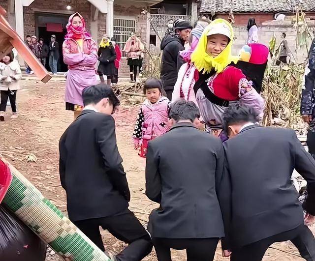 云南十几岁女孩出嫁,被质疑什么都不懂,网友:父母太狠心!