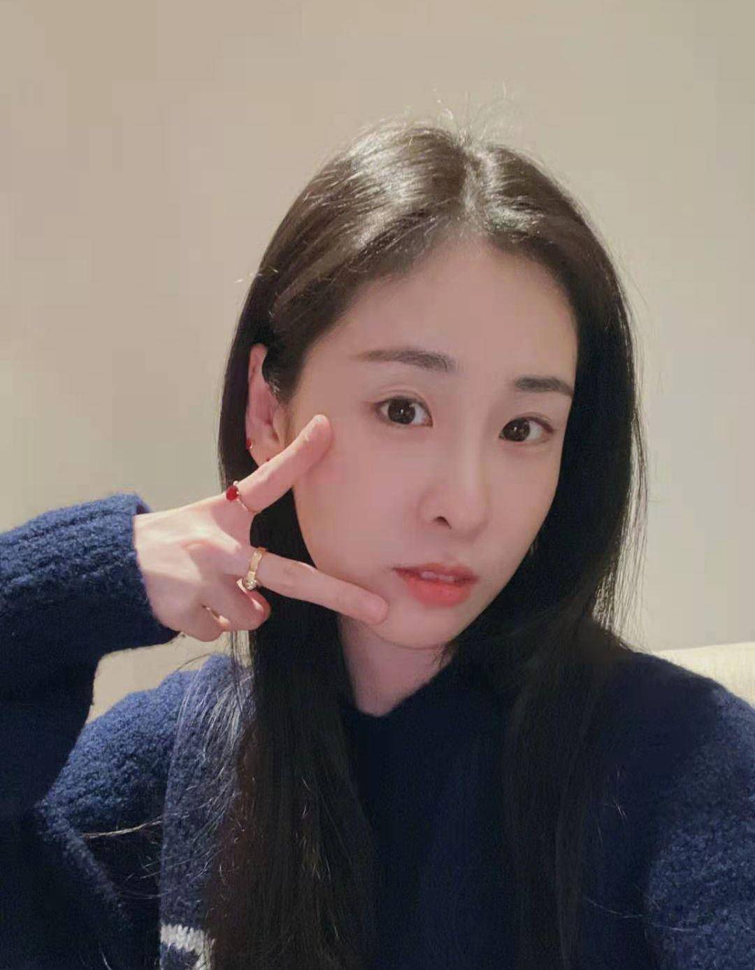 粉丝的要求越来越低,只要肚子是自己的,孩子几岁已经不重要了_郑爽