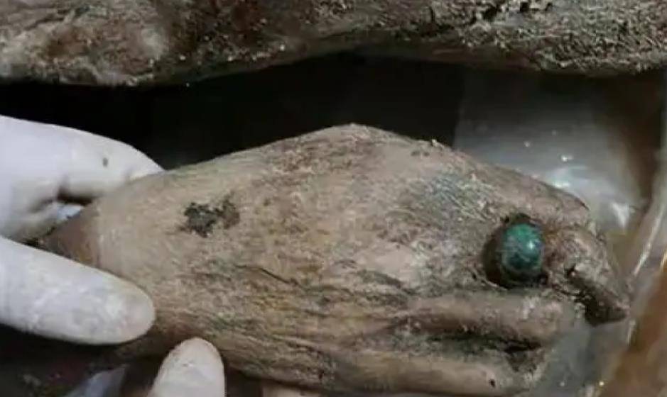 泰州出土不腐女尸,五官清晰眉毛根根分明,褪去衣衫肌肤吹弹可破_灵魂