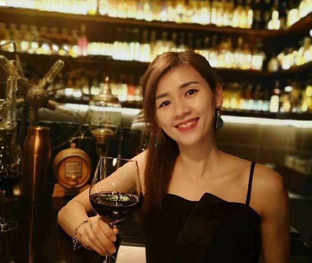 羽坛名将曾获赞世界羽坛第一美女,却因伤病困扰而退役_温可微_羽毛球