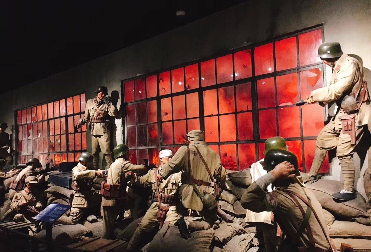 上海解放后,八百壮士仅剩不到百人,陈总:蒋氏不管,我们管_谢晋元_四行