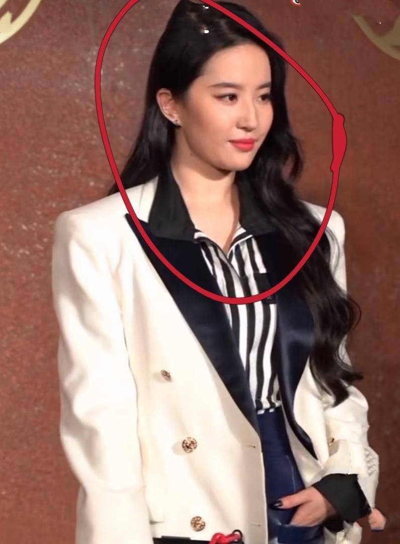 刘亦菲近照胖出"双下巴"!