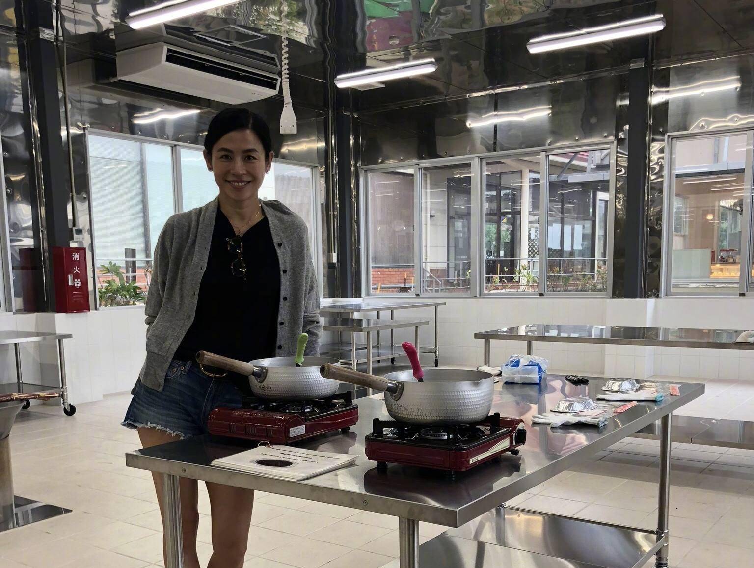 却手持四千万资产,拒嫁豪门至今未婚_合作_罗嘉良_陈芷菁