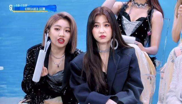 拍到虞书欣喻言,摄影师却突然关闭了美颜,确定有2岁的年龄差?