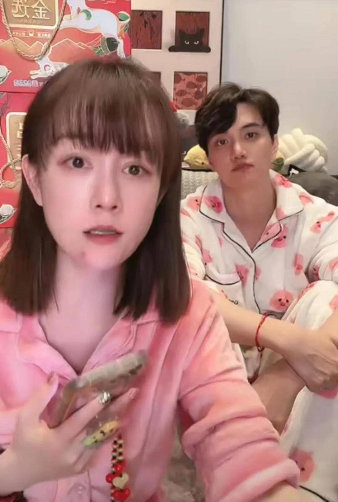 女明星张檬,脸上红肿,直播痛哭流泪和韩国老公小五闹矛盾_妻子_时候