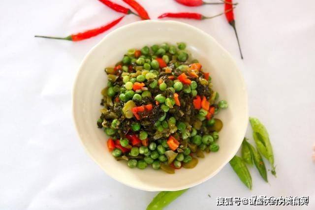 这蔬菜6元一斤,出锅比肉好吃,简单一炒,3分钟上桌,营养还解馋_炒豌豆