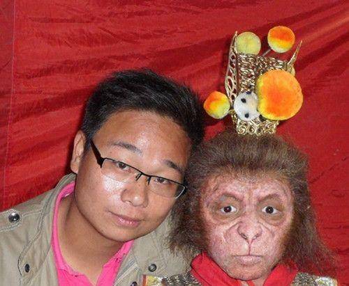 有了周星驰的提携,葛行于在娱乐圈也有了一定的知名