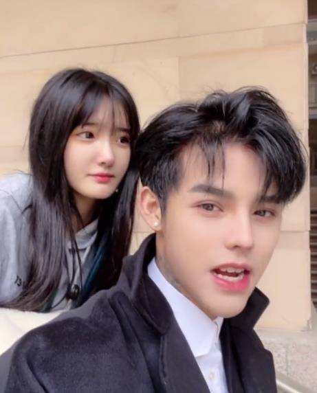 曾送前男友百万豪车,却向殷世航索要520万彩礼_何婧婧_直播_平台