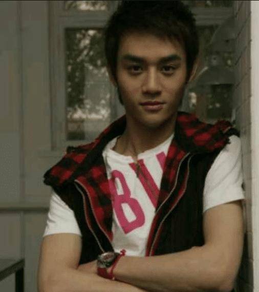 《丑女无敌》播出13年,饰演"娘娘腔"的王凯,成正午阳光真顶流