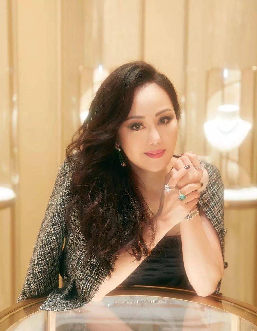 60岁女星章小蕙在美国现状!