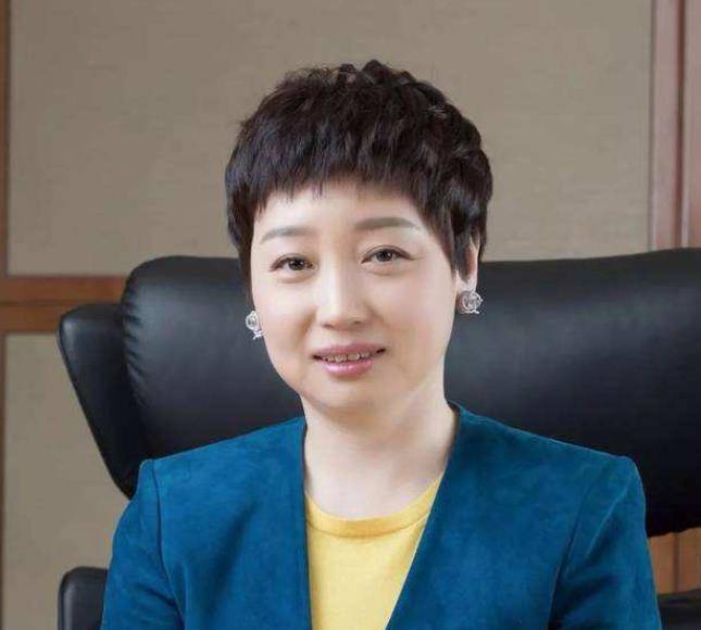 黄光裕之妻杜鹃:代夫出征还8亿债务,2年创下3000亿销售神话_妻子_丈夫