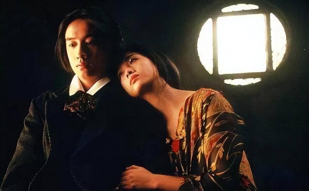 很幸运的,他也得以与张国荣,吴倩莲,黎明这样的大咖同台飚戏.