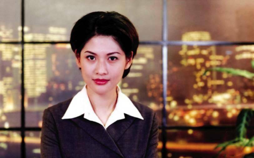 2007年,出演电影《爱情呼叫转移》和出演陈奕迅主唱的主题曲mv.