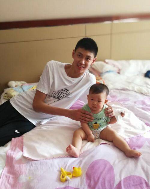 名将苗立杰嫁成熟稳重老公,拼下女儿非常可爱幸福快乐_祝福_生活_亚洲