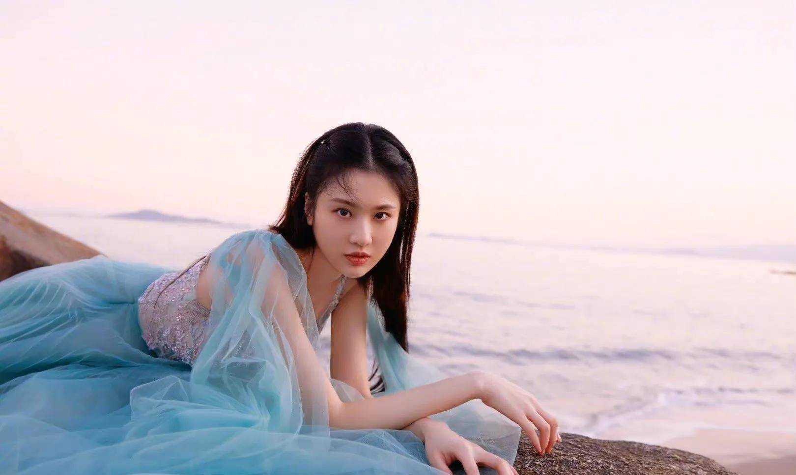 "谋女郎"张慧雯皮肤白白嫩嫩,长相我见犹怜,真让人一见倾心_感觉_电影