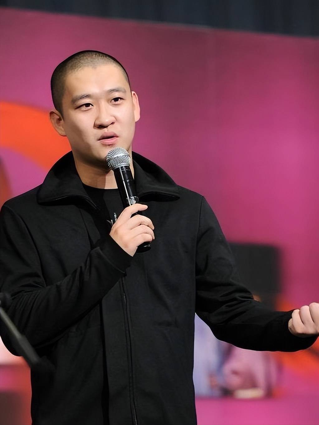 相声"狂人"曹云金,背叛师门,抛妻弃子,可却越作越有钱_郭德纲_唐苑