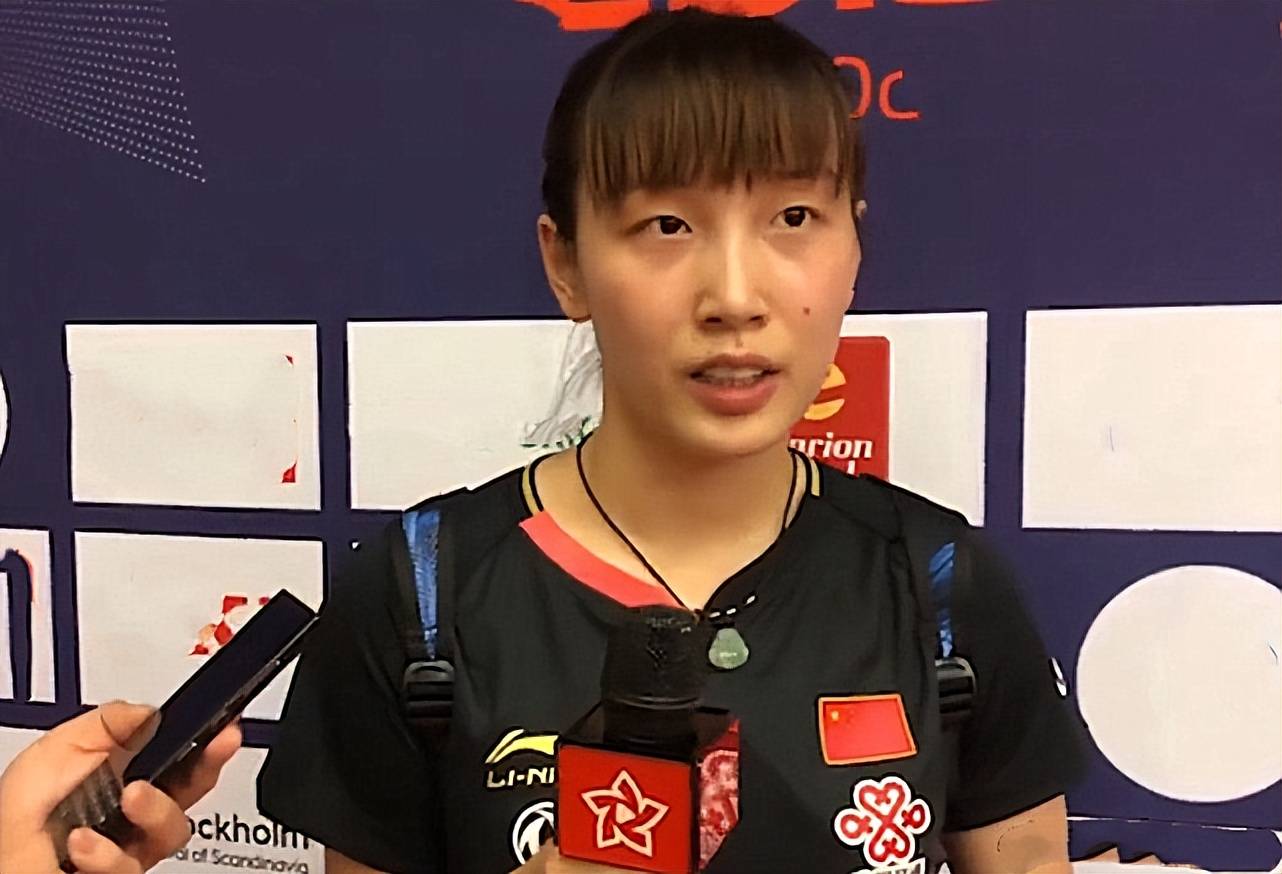 混双冠军最先决出,林诗栋/蒯曼击败队友薛飞/钱天一,夺得冠军,两位