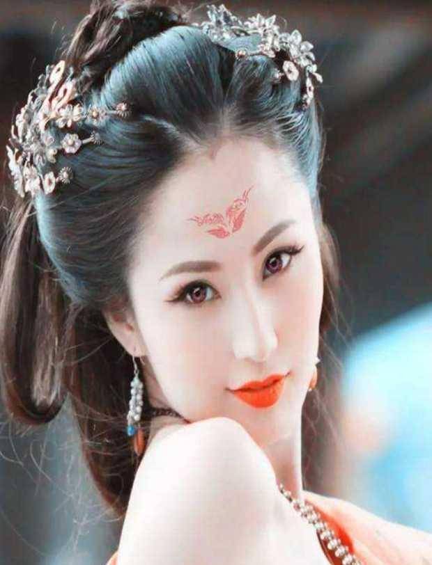 亚洲公认的"第一女神"拍了一部电影火了八年多_蓝燕_发展_作品