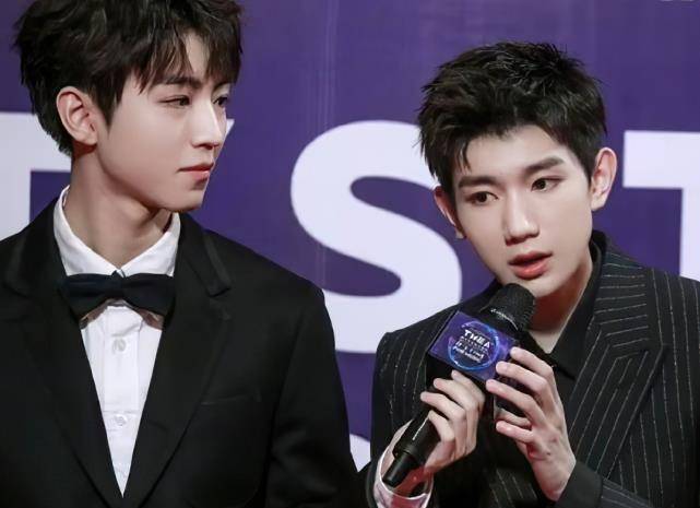 原创王源和王俊凯发糖,点赞粉丝p图合照,对视很甜凯源是真的_视频