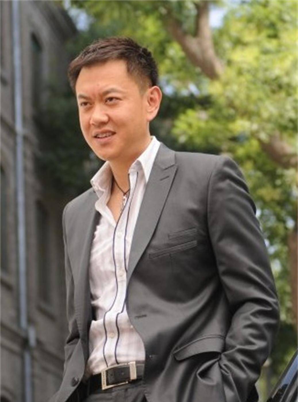 《蜗居》电视连续剧中饰演陈寺福的男演员冯嘉怡图集(2)_图片_交流