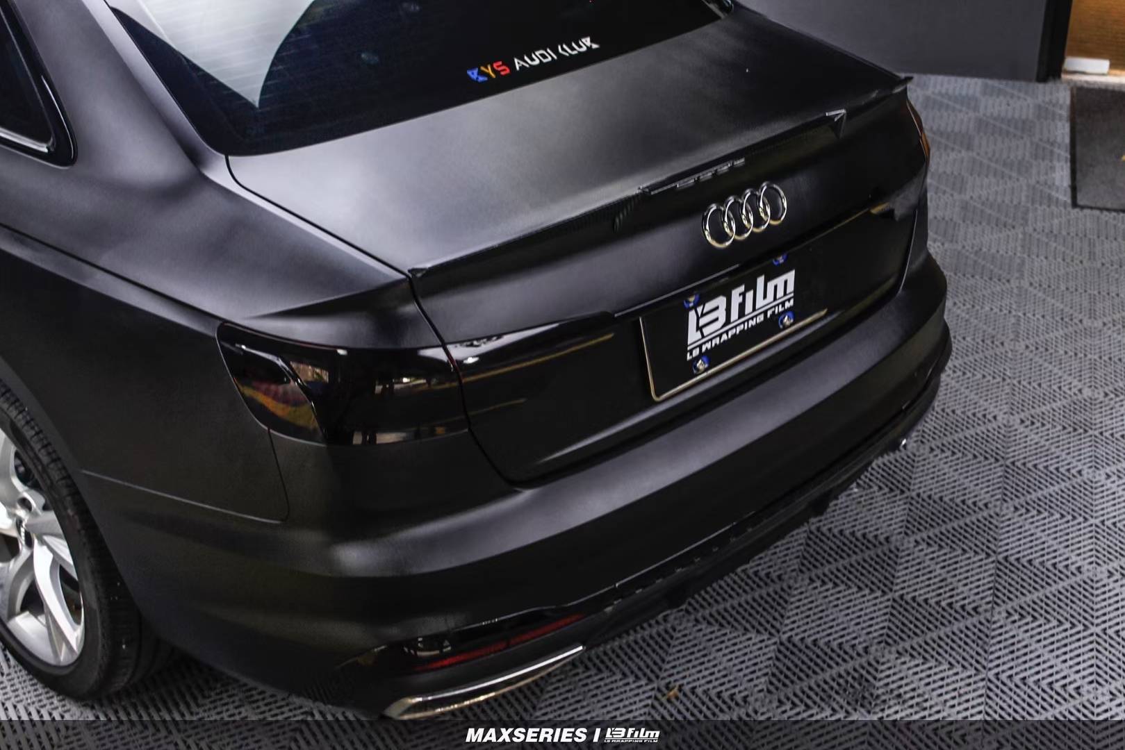 奥迪a4-lb改色膜磨砂黑,帅酷与优雅并存