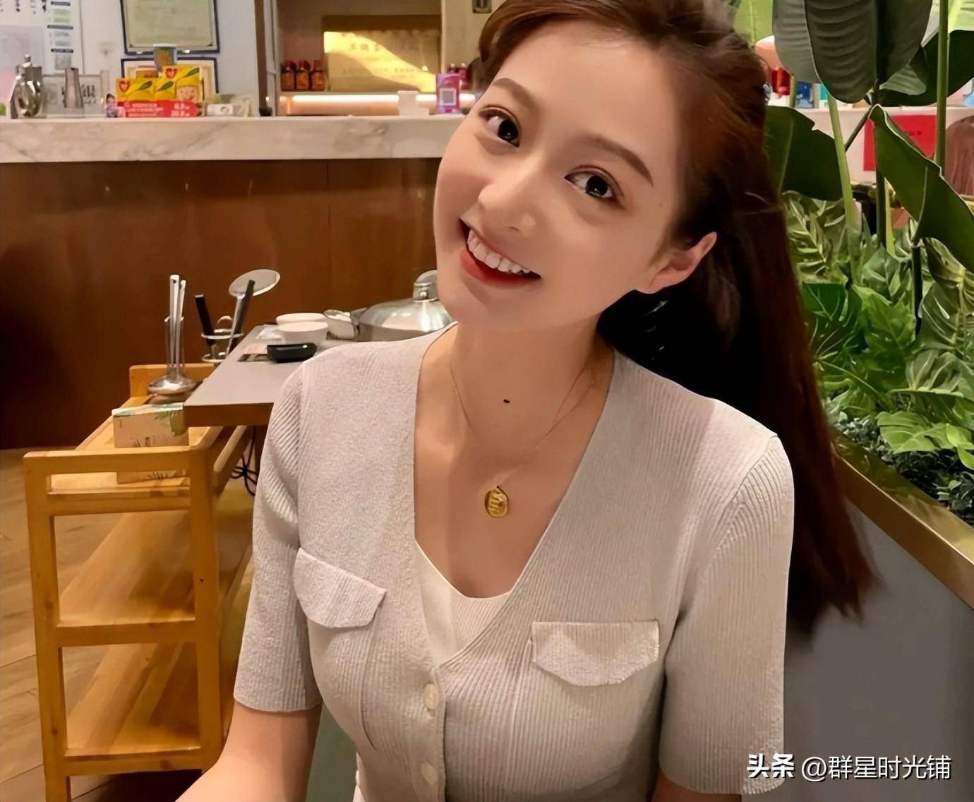 复旦校花冯琳:普通女孩逆袭,曾参加东方卫视春晚,现状如何_节目_毕业