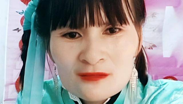 撞脸杨幂,不让别人唱爱的供养,网红包子姐直播翻车叫嚣小主播_网友