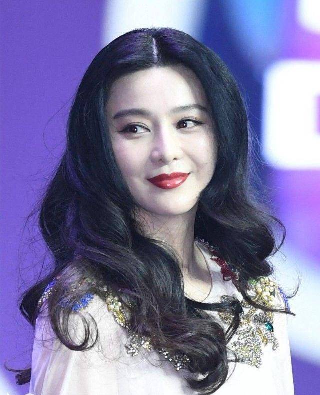 细数《小李飞刀》4主演现状,萧蔷50岁凹凸有致,范冰冰一言难尽_吴京