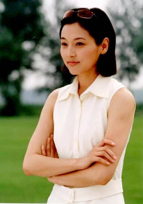 "男人婆"张延:嫁大5岁香港男演员,求婚3次才肯嫁,女儿比她美_孩子