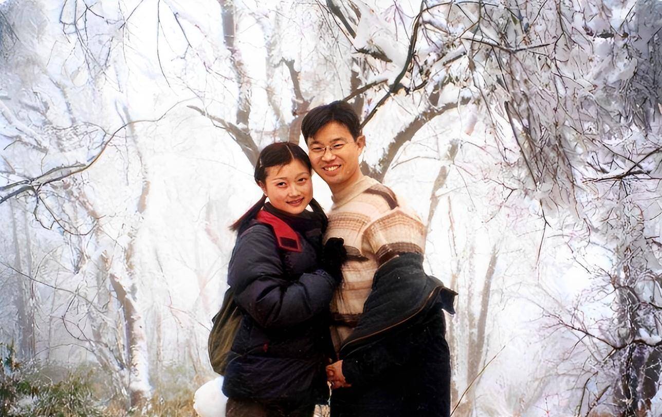 王迅与富婆聚餐,不见小18岁娇妻_魏臻_王依梓_个人