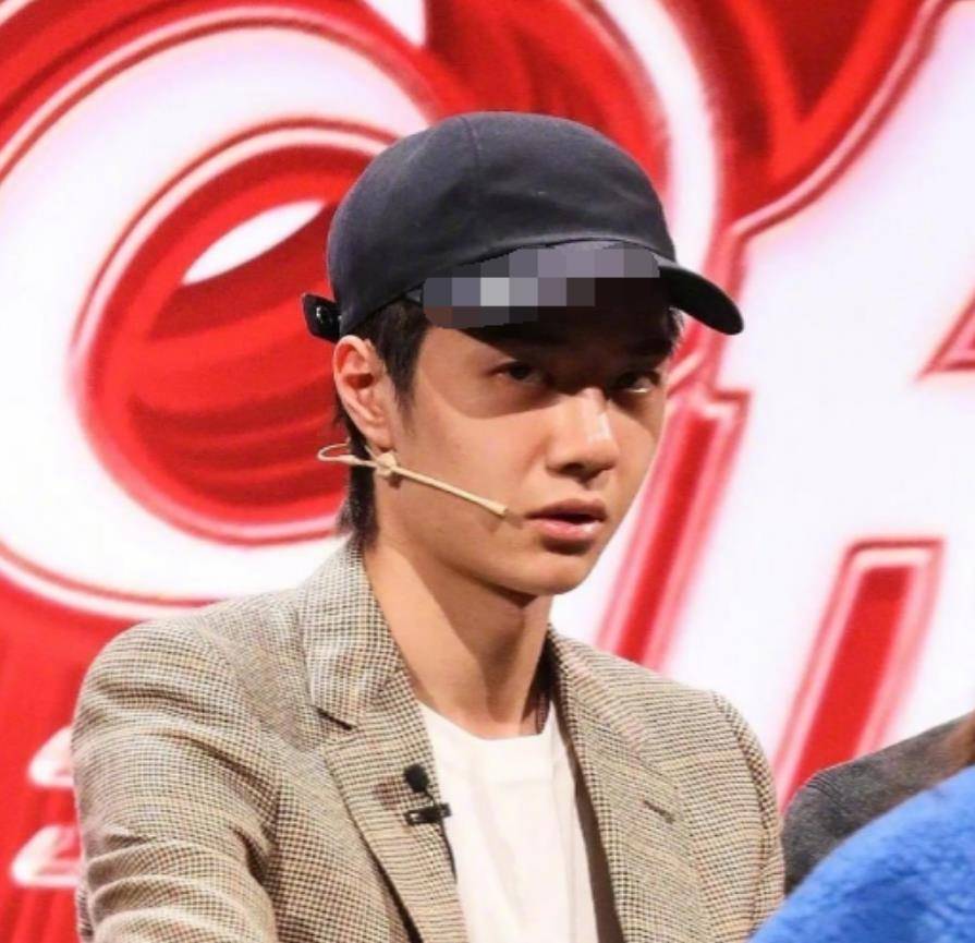 当王一博没了美白滤镜与百万修图师,画风两级反转,这真实素颜让人想脱
