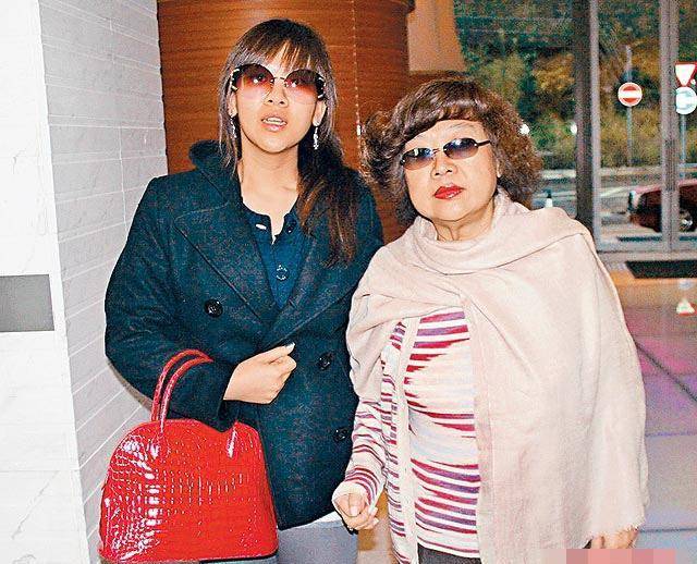 女儿_郑欣宜_沈殿霞