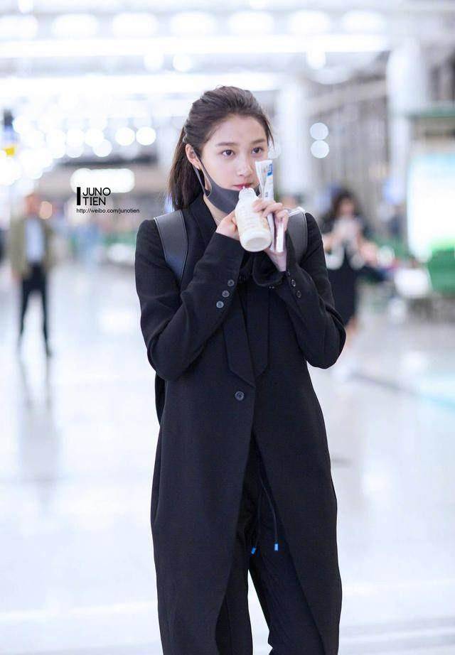 国民闺女关晓彤大长腿被封"腿精"_优势_牛仔_郑爽