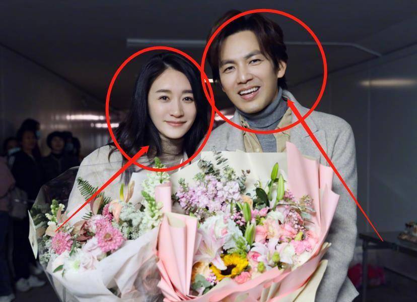 搭档女演员或老熟人《来不及说我爱你》这部电视剧是李小冉和钟汉良