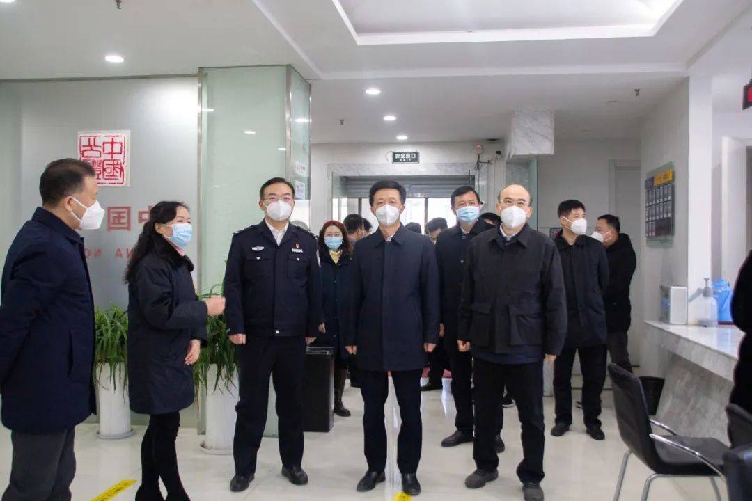 杨雪峰走访慰问基层政法单位,政法干警和高层次人才_工作_全市