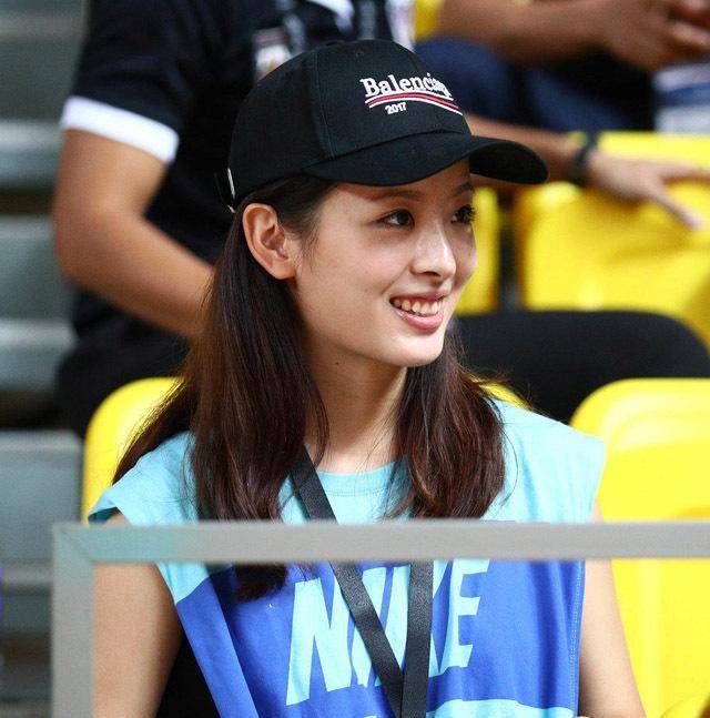 孙悦北控队友妻子晒美照,打扮时尚和陈露有一拼_孙桐林_老婆_1